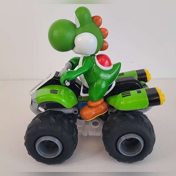 Kyosho Mario Kart Buggy R / C Yoshi No‎ Remote Included - Picture 5 of 11